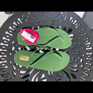 NEW Flojos Green Flip Flops. Tags attached.